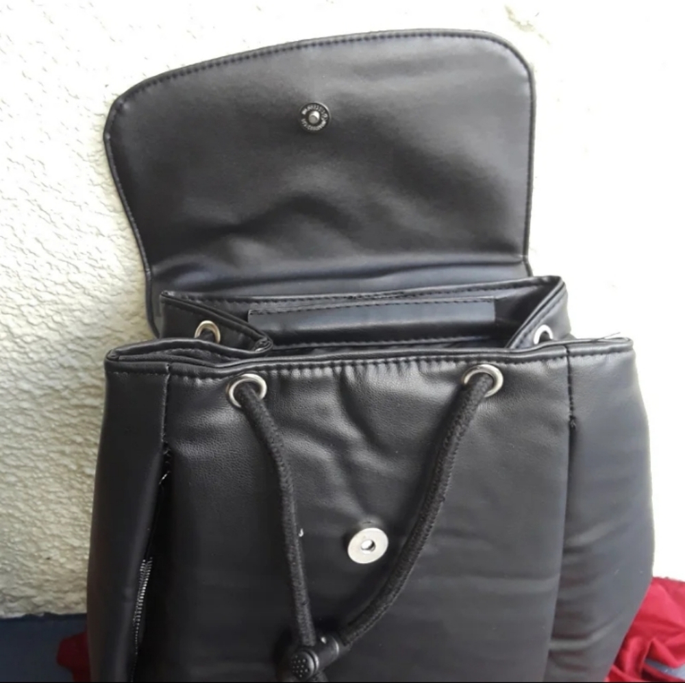 Big Leather Drawstring Backpack - image 4
